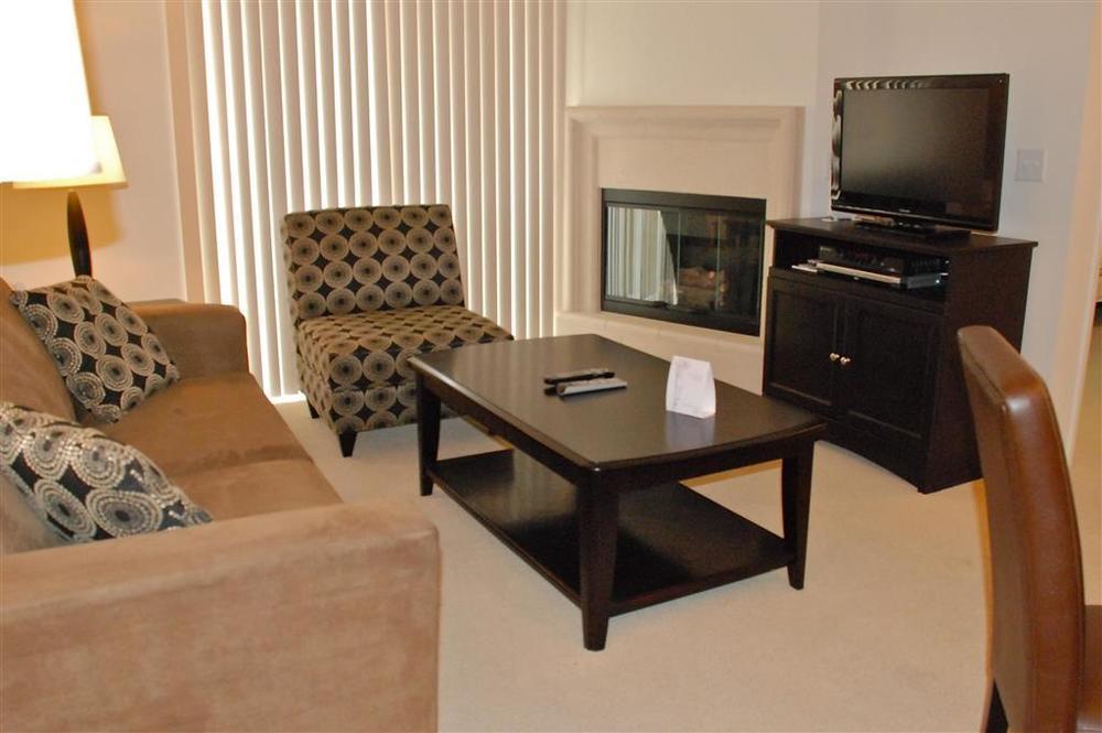 Playa Del Oro Apartments - Los Angeles, Los Angeles